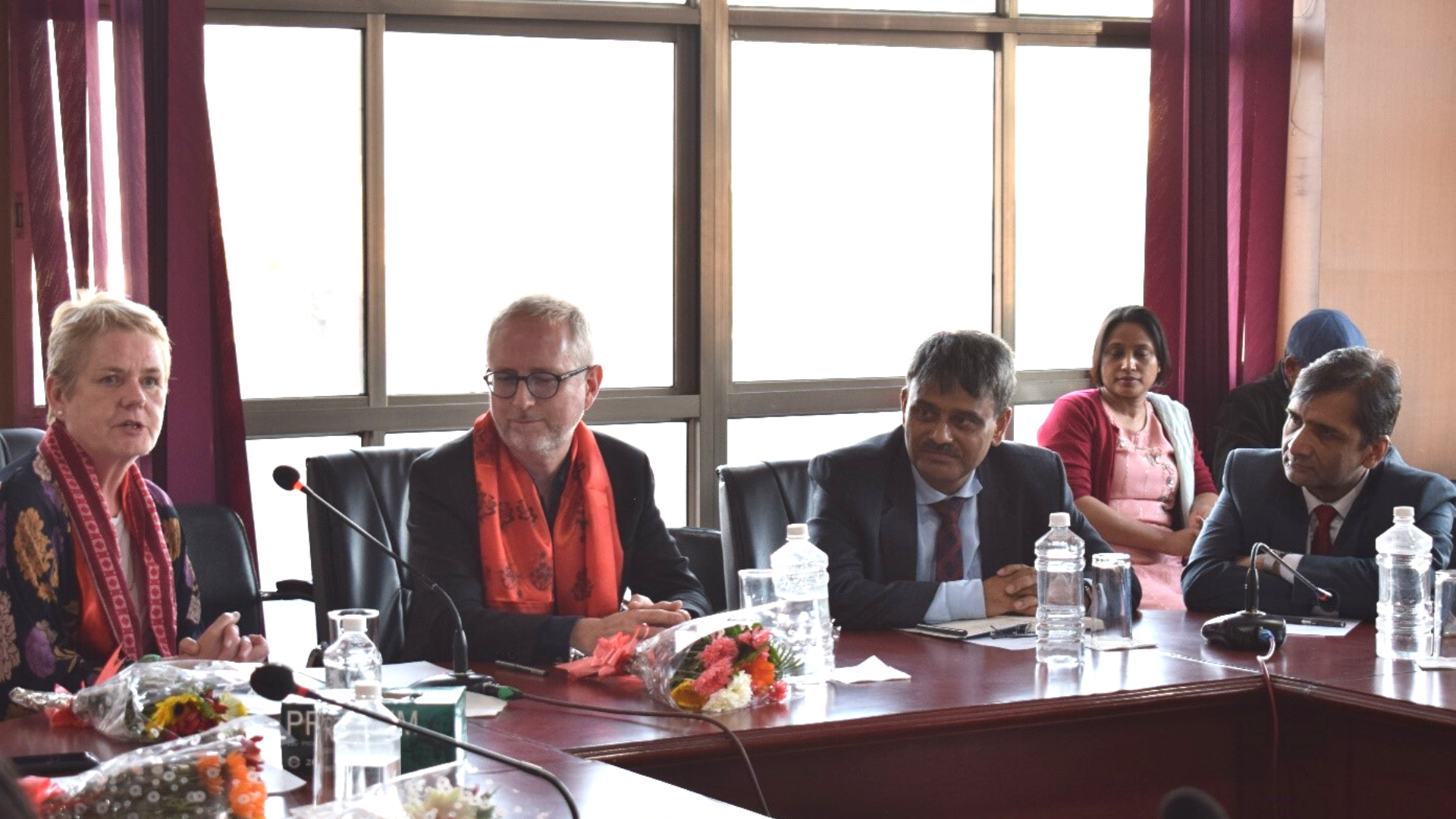 Norwegian delegation interacts with KU officials